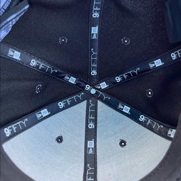 Buffalo Bills New Era 9Fifty Paint Drip SnapBack 2022 WNY Regional Exclusive - Picture 4 of 5